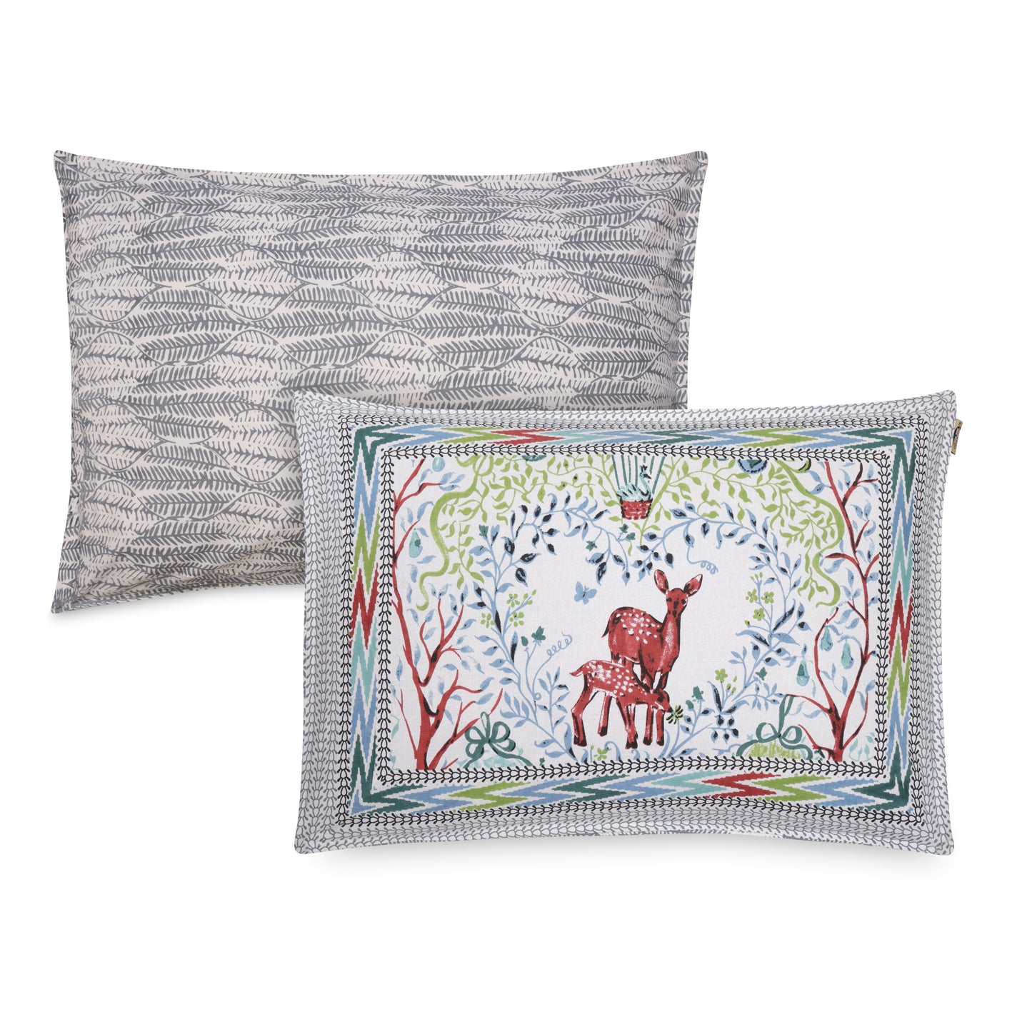 THIS LUXURIOUS, RAINFOREST NATURE THEMED PATTERN, FEATURES A PRISTINE TITANIUM ASH ON PREMIUM COTTON BEDSHEET.