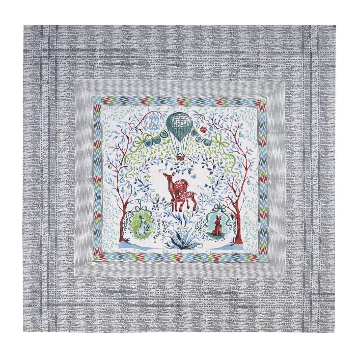 THIS LUXURIOUS, RAINFOREST NATURE THEMED PATTERN, FEATURES A PRISTINE TITANIUM ASH ON PREMIUM COTTON BEDSHEET.