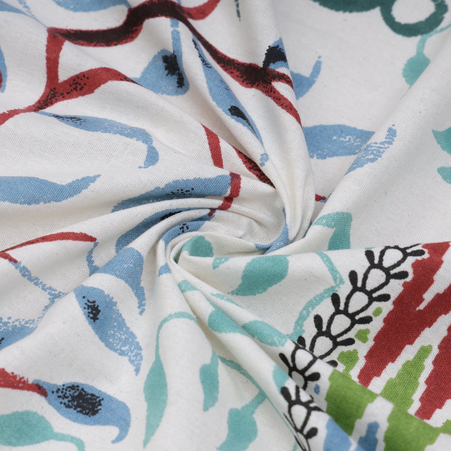 THIS LUXURIOUS, RAINFOREST NATURE THEMED PATTERN, FEATURES A PRISTINE TITANIUM ASH ON PREMIUM COTTON BEDSHEET.
