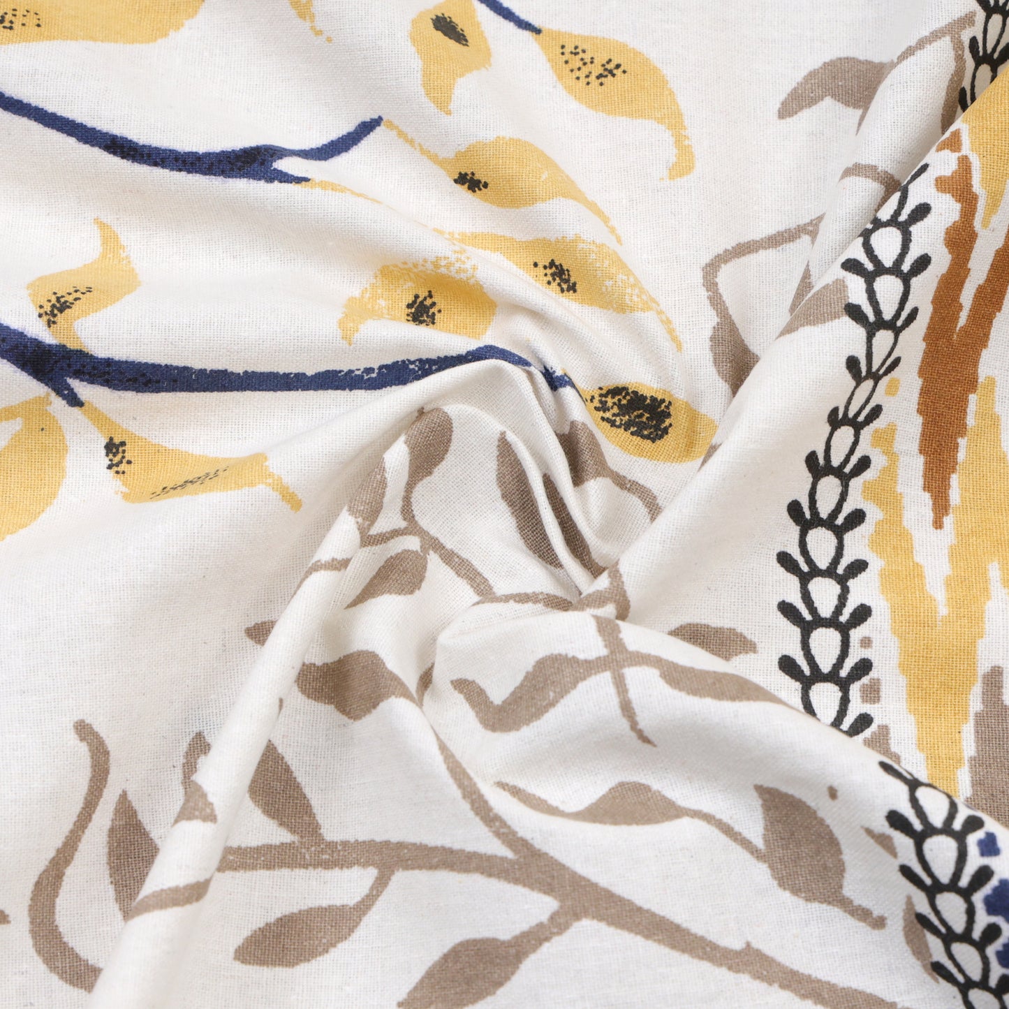 THIS LUXURIOUS, SPRING FOREST NATURE THEMED PATTERN FEATURES A PRISTINE TITANIUM ASH ON PREMIUM COTTON BEDSHEET.