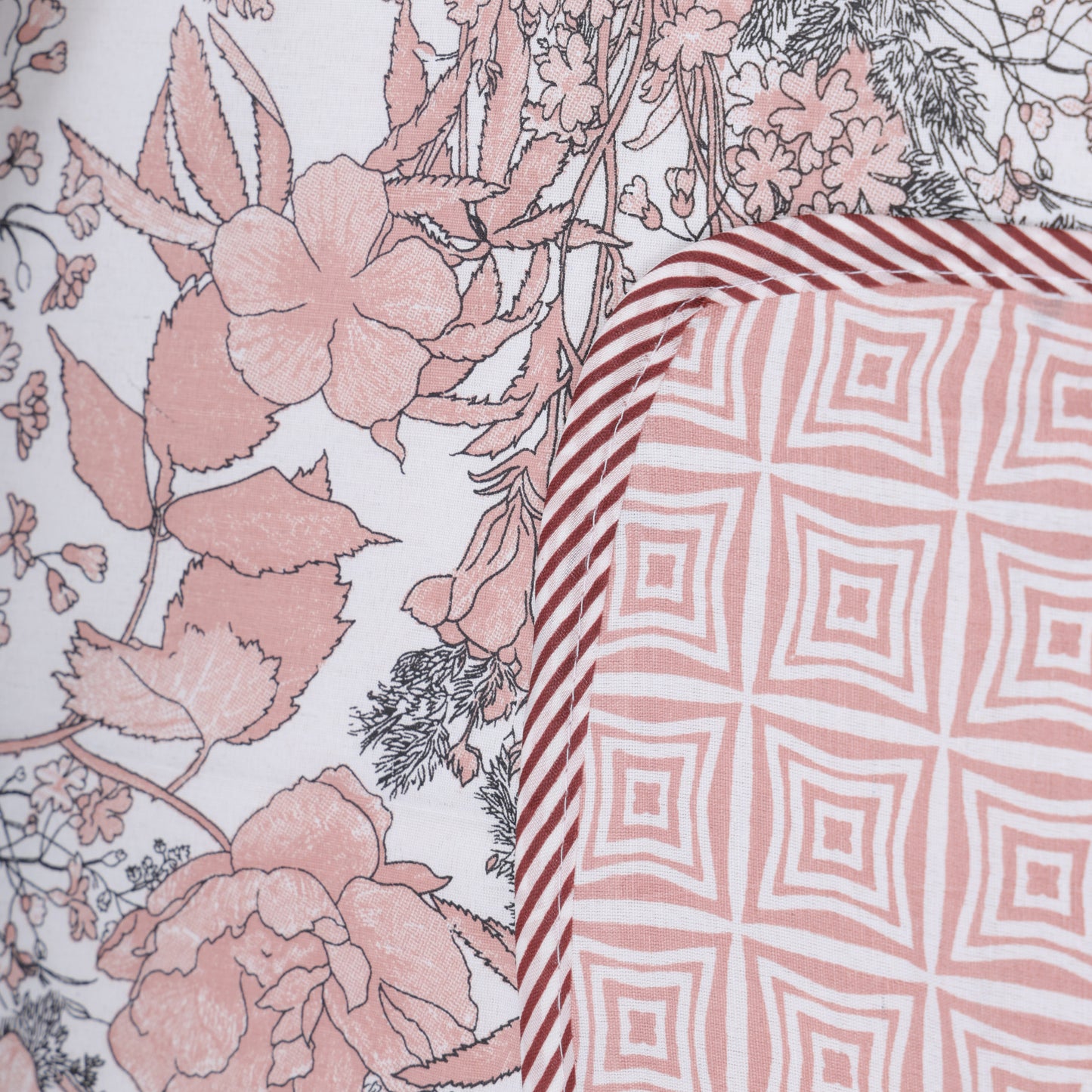 PREMIUM ORGANIC COTTON REVERSIBLE DOHAR - THREE-LAYERED BOTANICAL & GEOMETRIC PATTERN WITH SHIMMERING BLUSH AND INSULATING FALTEN FOR ALL-WEATHER COMFORT