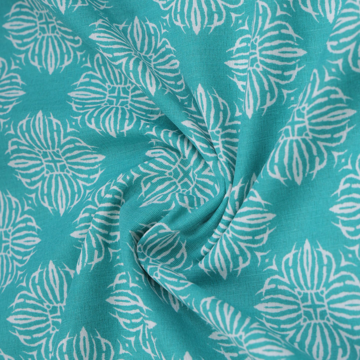 PREMIUM ORGANIC COTTON REVERSIBLE DOHAR - THREE-LAYERED SANGANERI AND GEOMETRIC PATTERN WITH TURQUOSE GREEN HUE AND INSULATING MICROFIBRE FOR ALL-WEATHER COMFORT