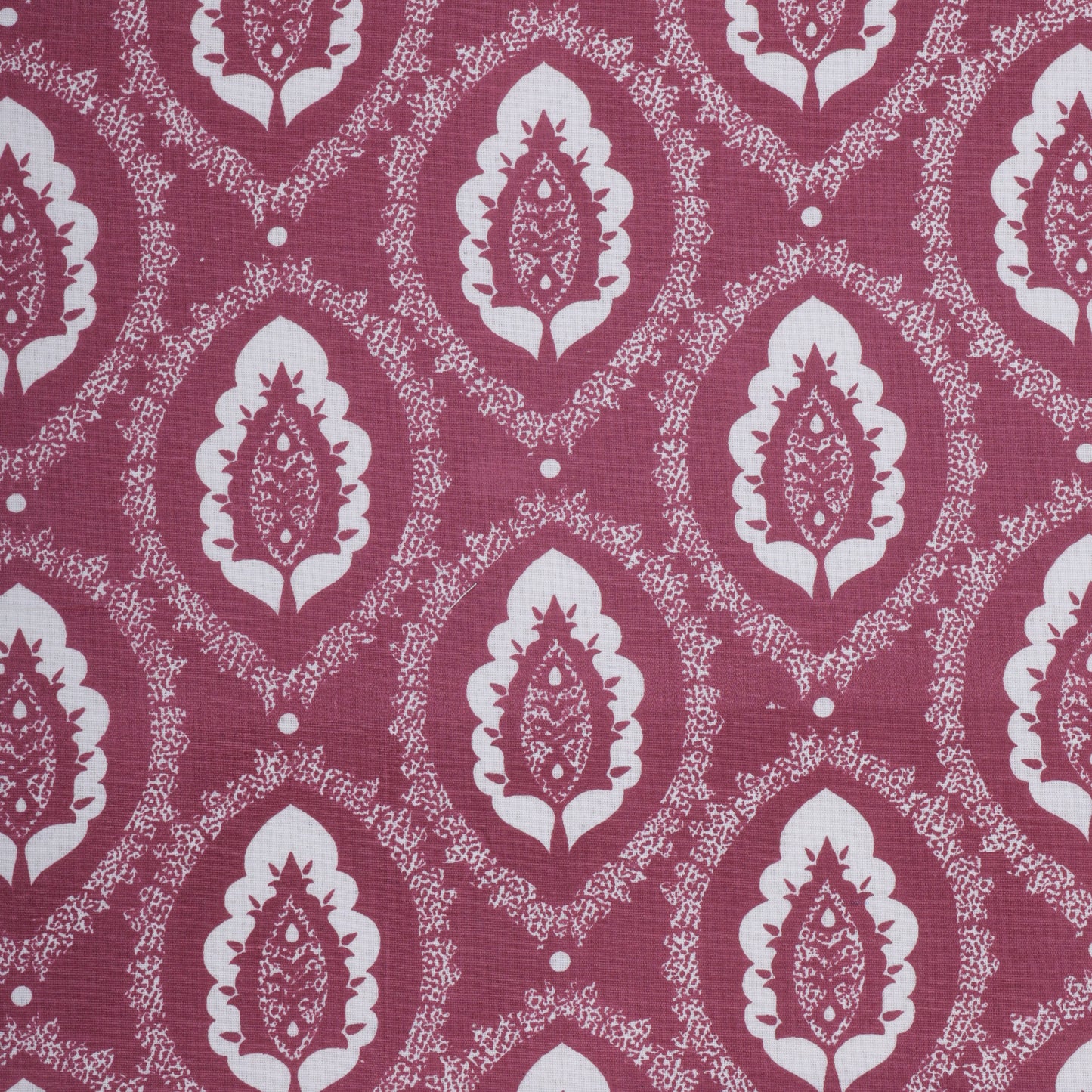 PREMIUM ORGANIC COTTON REVERSIBLE DOHAR - THREE-LAYERED SANGANERI AND GEOMETRIC PATTERN WITH ROYAL FANDANGO HUE AND INSULATING MICROFIBRE FOR ALL-WEATHER COMFORT .