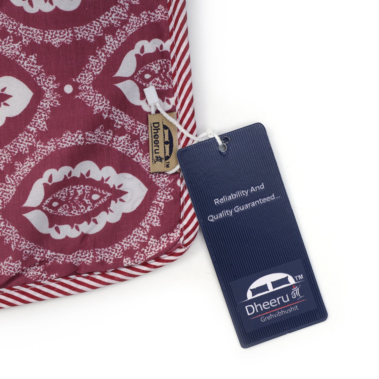 PREMIUM ORGANIC COTTON REVERSIBLE DOHAR - THREE-LAYERED SANGANERI AND GEOMETRIC PATTERN WITH ROYAL FANDANGO HUE AND INSULATING MICROFIBRE FOR ALL-WEATHER COMFORT .