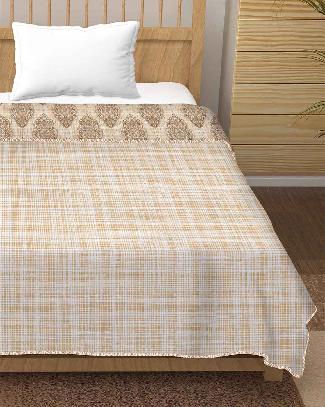 PREMIUM ORGANIC COTTON REVERSIBLE DOHAR - THREE-LAYERED SANGARENI & GEOMETRIC PATTERN WITH GOLDEN MAHOGANY IMPERIAL TOPAZ HUE AND INSULATING  FOR ALL-WEATHER COMFORT.